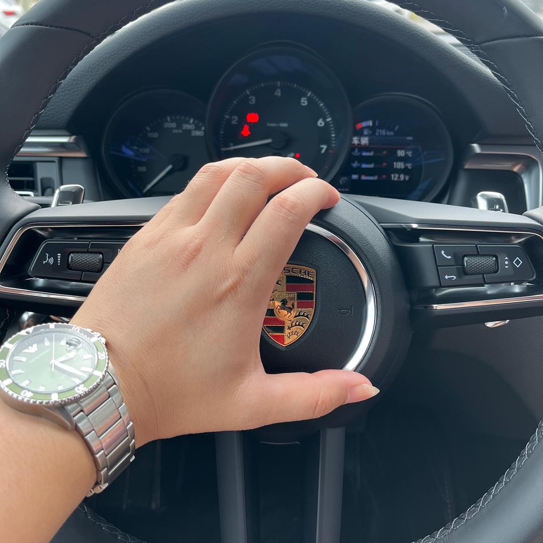 @帕拉梅拉•行政不加长