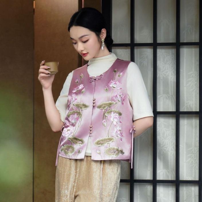 弗米妮服饰轻奢女装专卖店