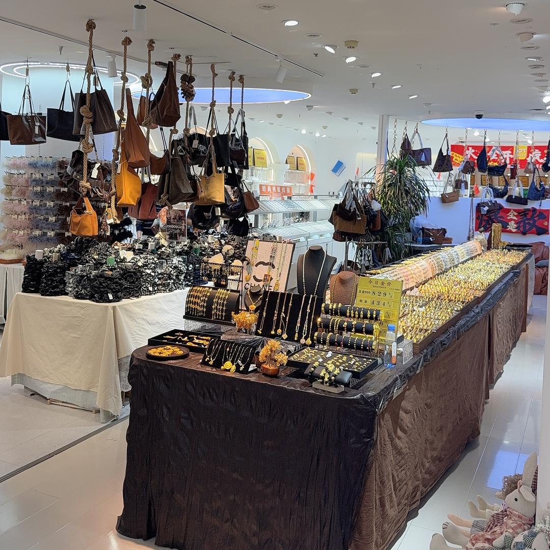 郑州万博老大家饰品批发一期老大家饰品