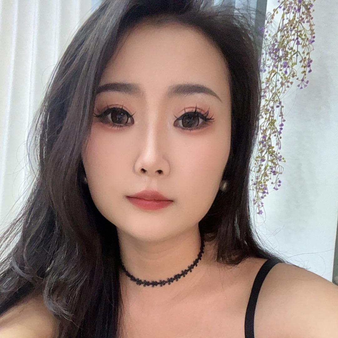 窗帘店老板娘