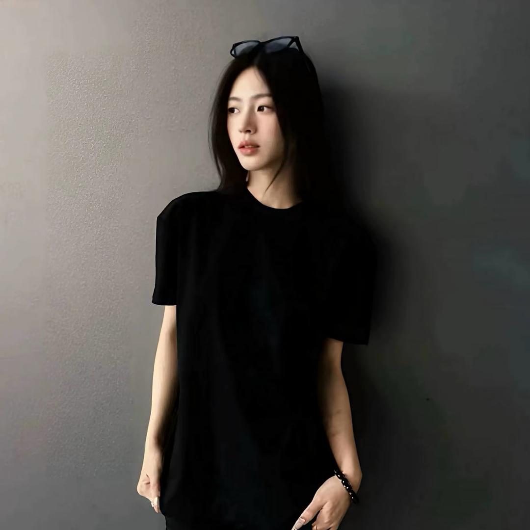 小 哎.