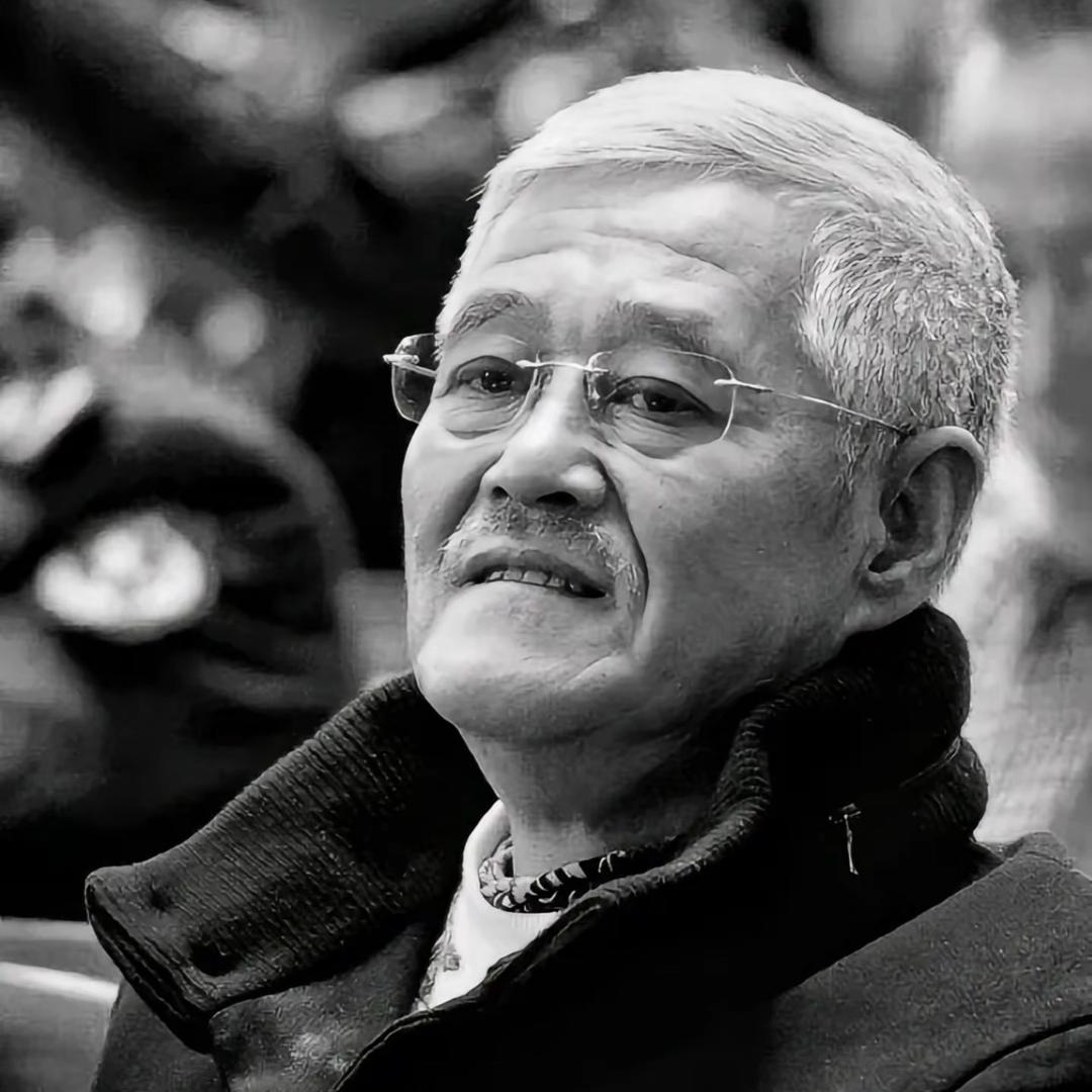 王霖.