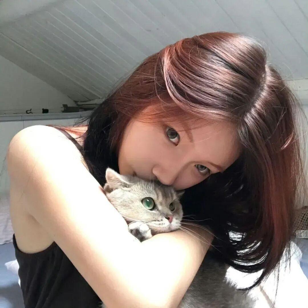 小丽爱吃香菜～