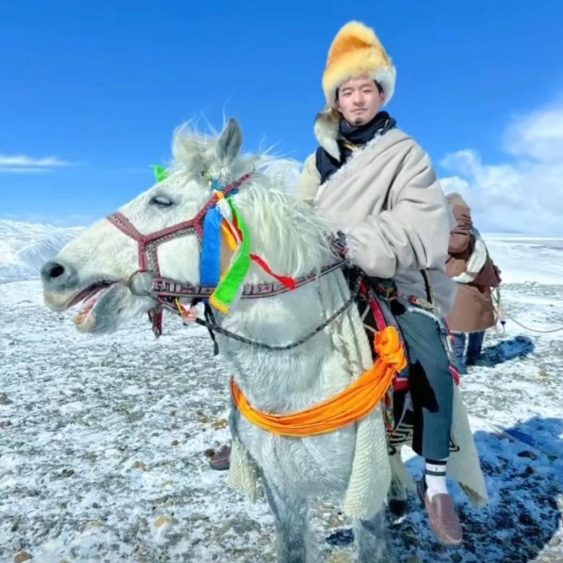 ࿐འཛུམ་ 𓆈 དཀར། །