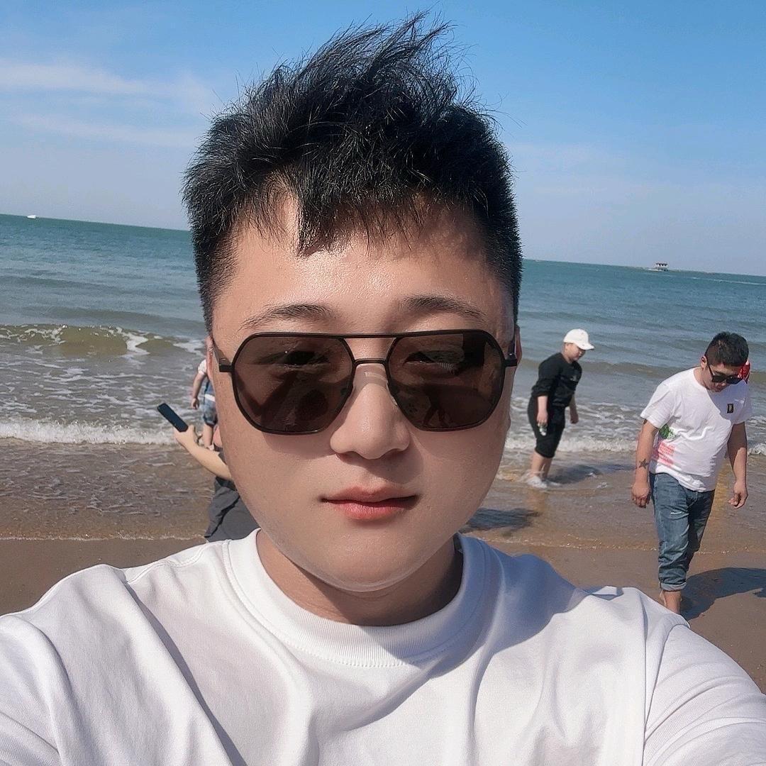 李明  、