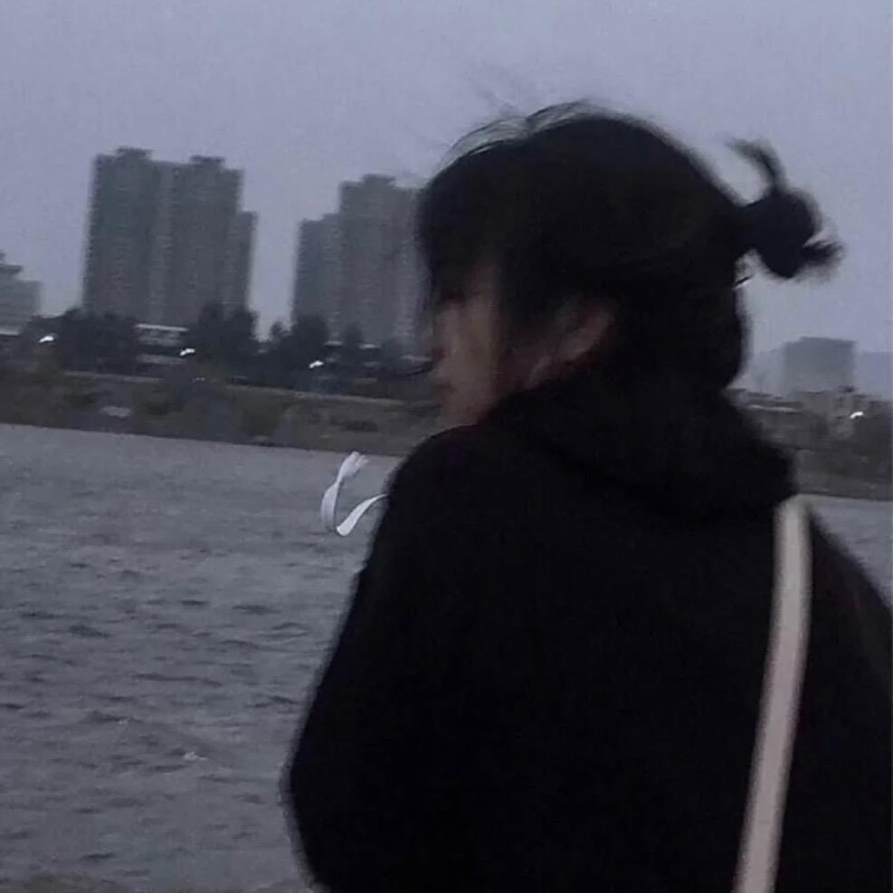 偷吃前任骨灰被老公和男朋友家暴