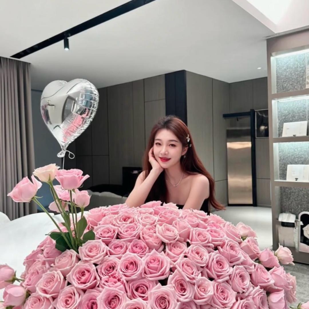 @白白 •vlog