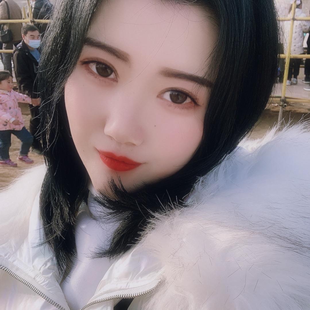 丽丽 。