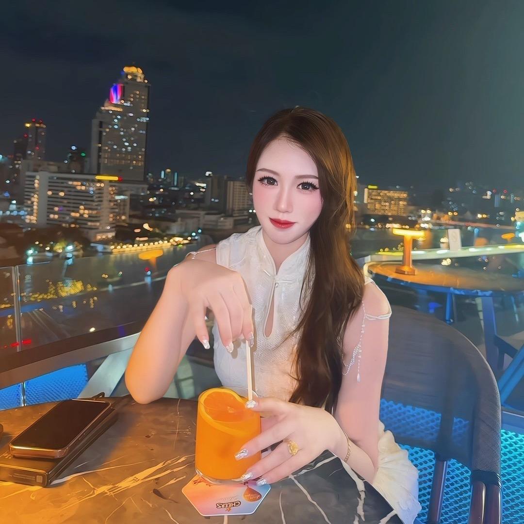 马仁奇峰楠海仙咖店主小姐姐