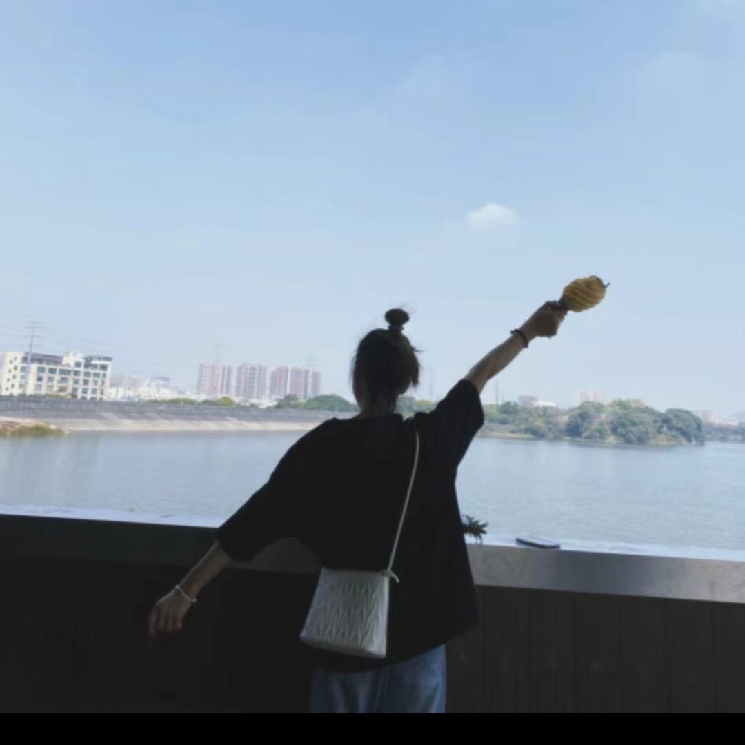 何哈哈-