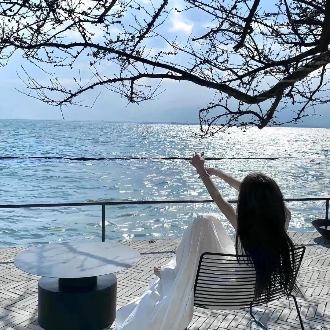 夏夏（爱护肤的女人）