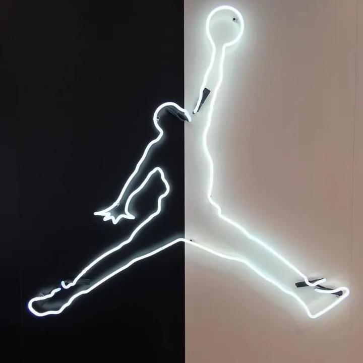 H   J