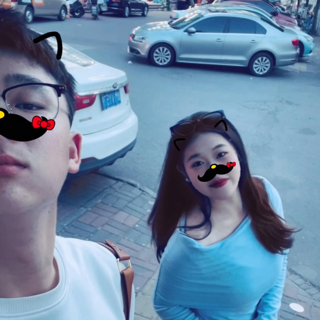 爱吃辣条的小张🤪