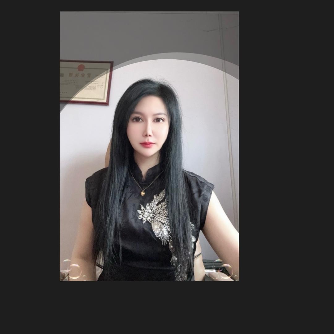 卖钢材的小姐姐
