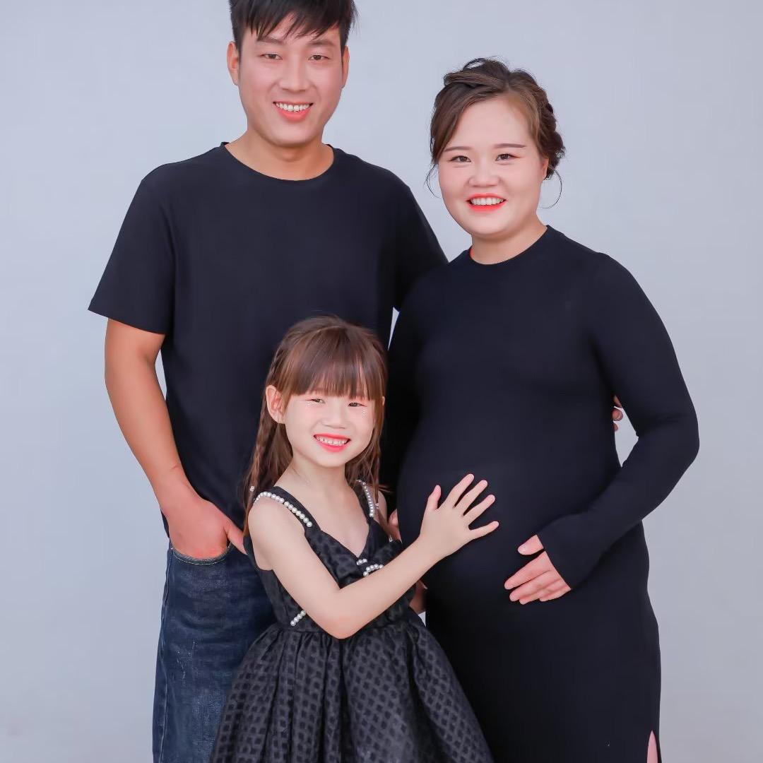 筱爱妈妈，双胞胎筱暖和筱晚，三千金