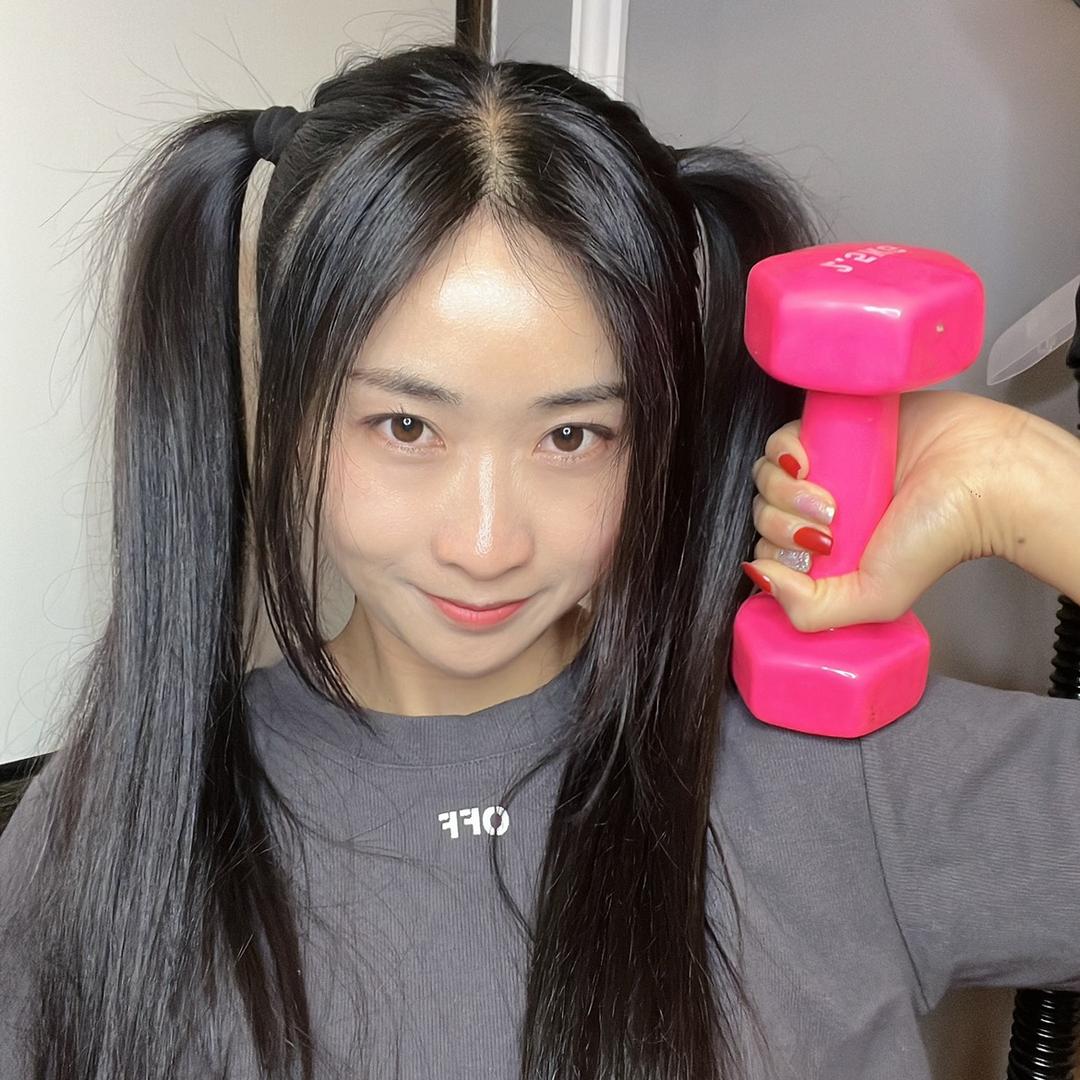 双马尾小琴