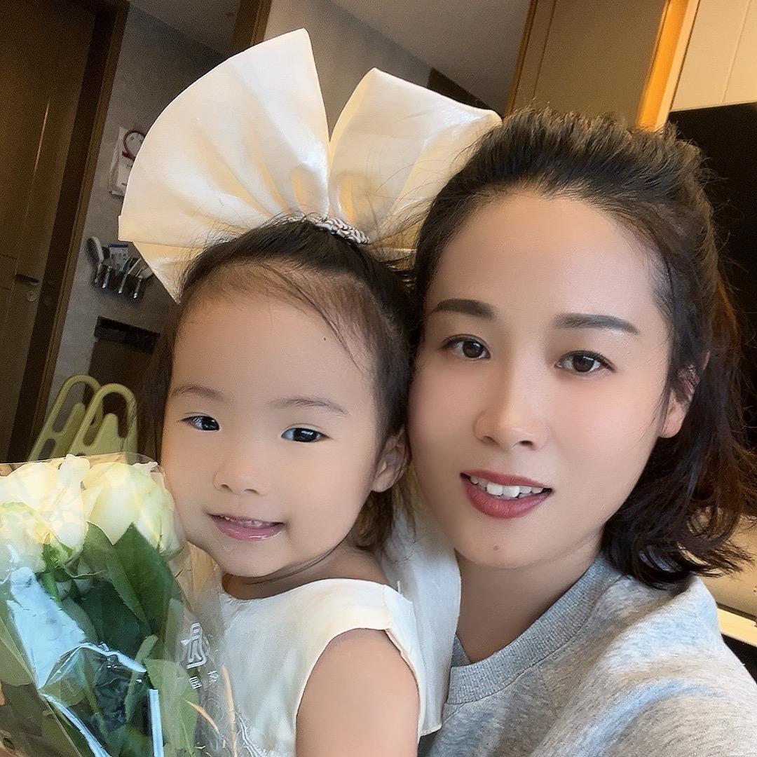 依文女装批发