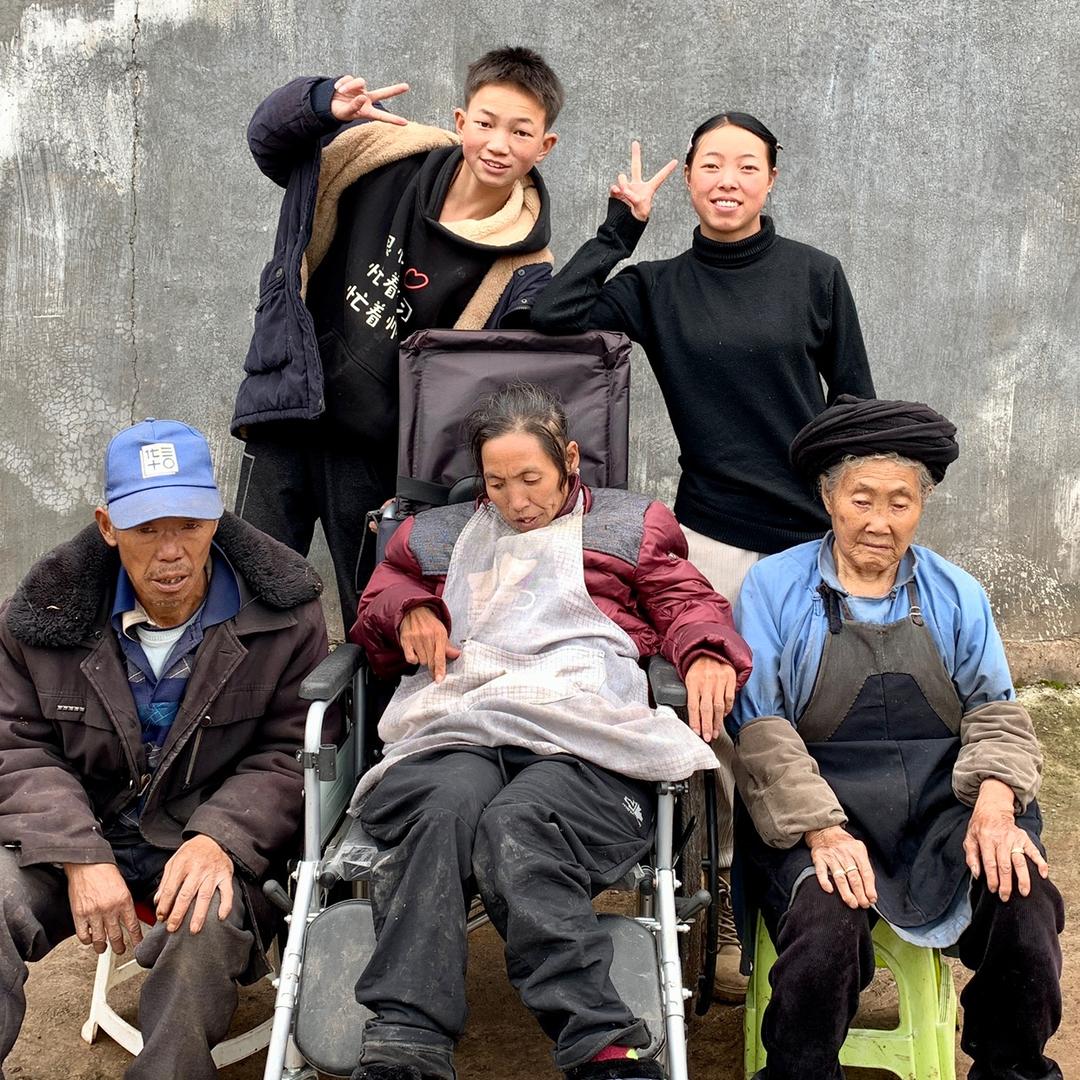 农人小辉（残疾妈妈）