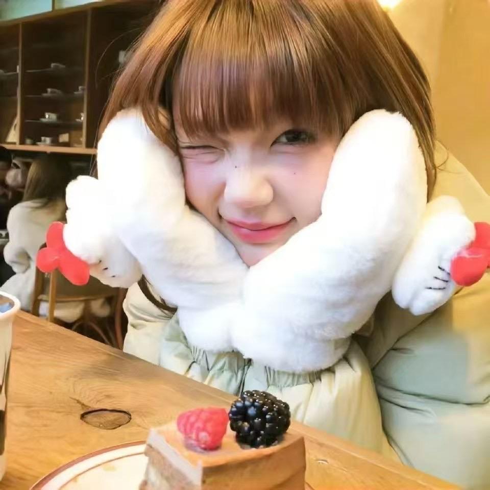 你脸红了哎