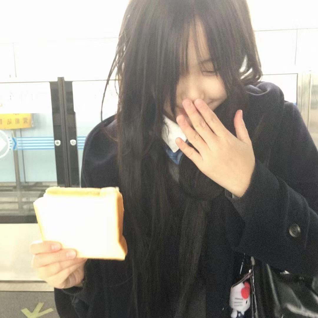 下楼买面包