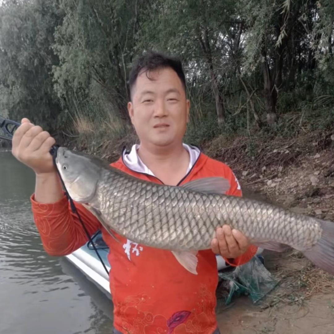 大拿爱钓鱼