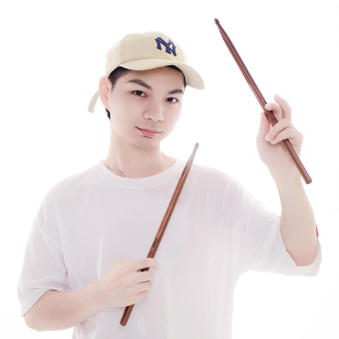 鼓手廖书伟