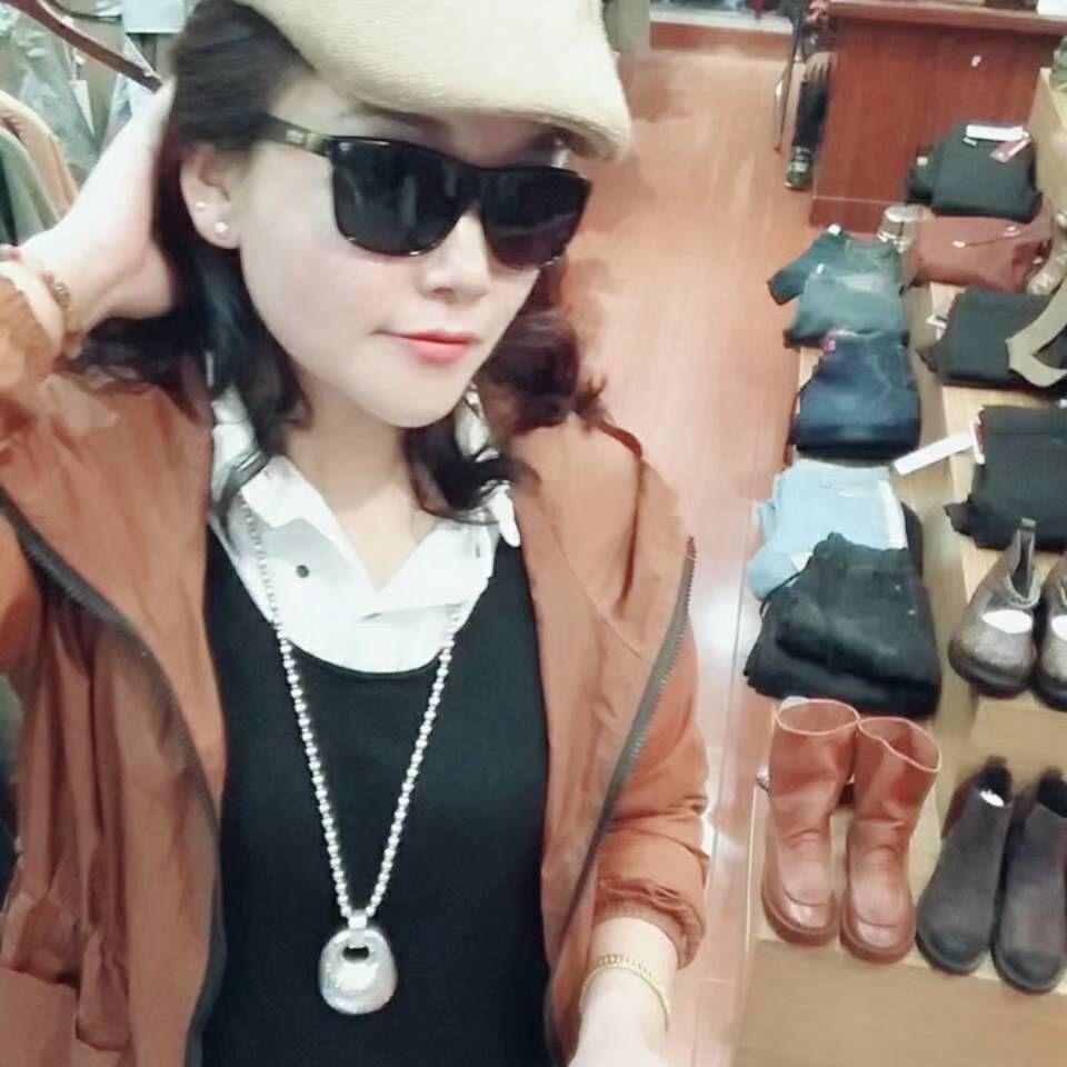 红火服装店   赤列曲珍