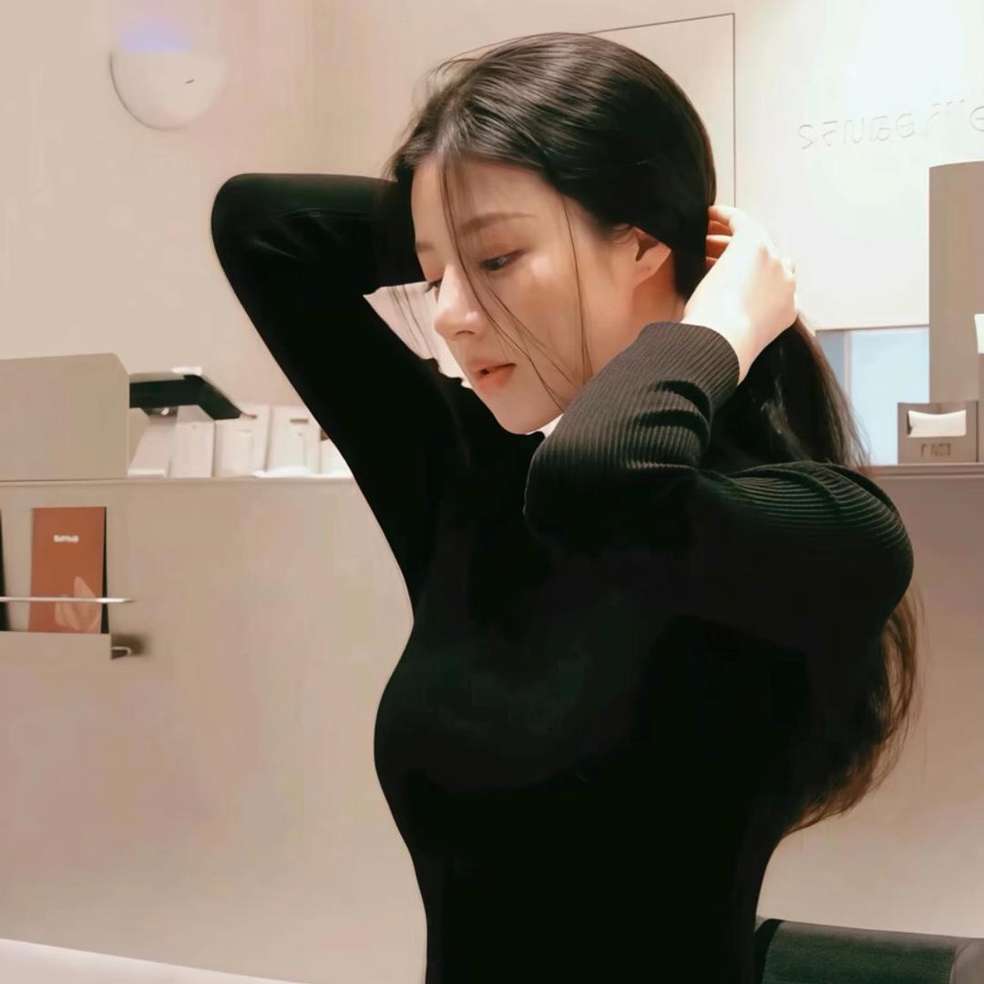 LUCKY GIRY
