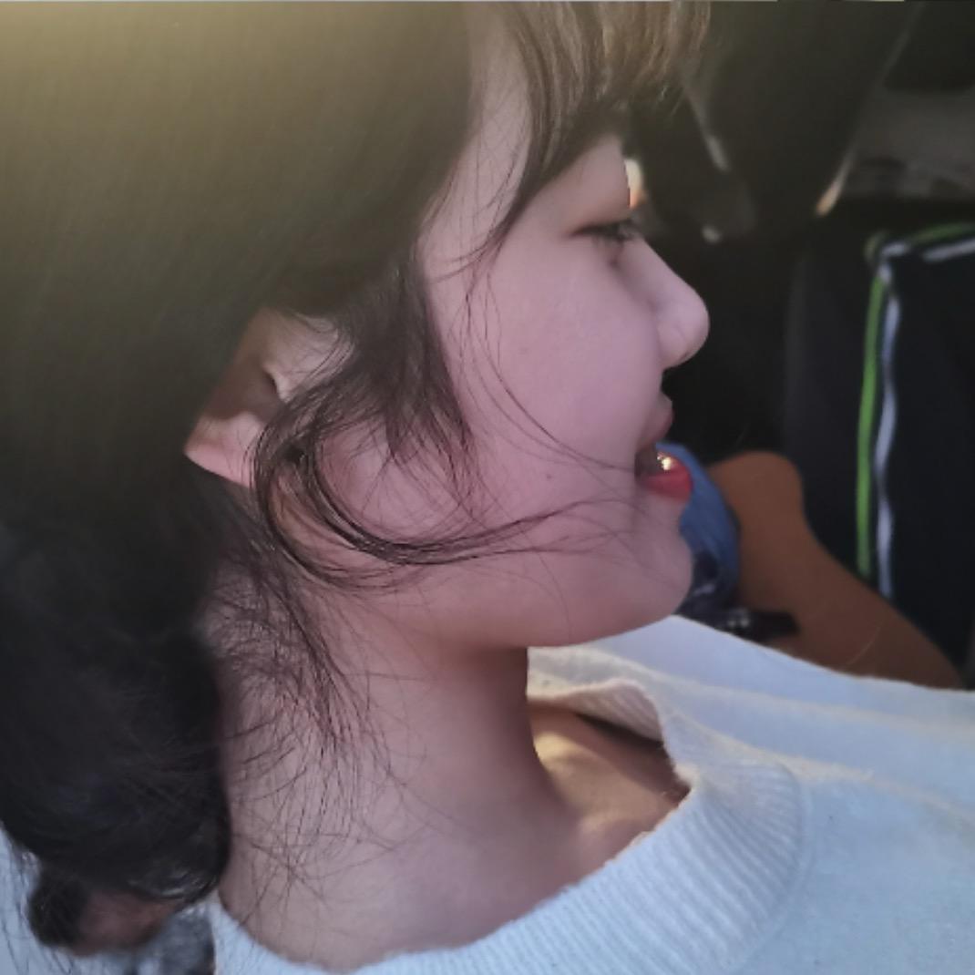 倔犟的墨绿