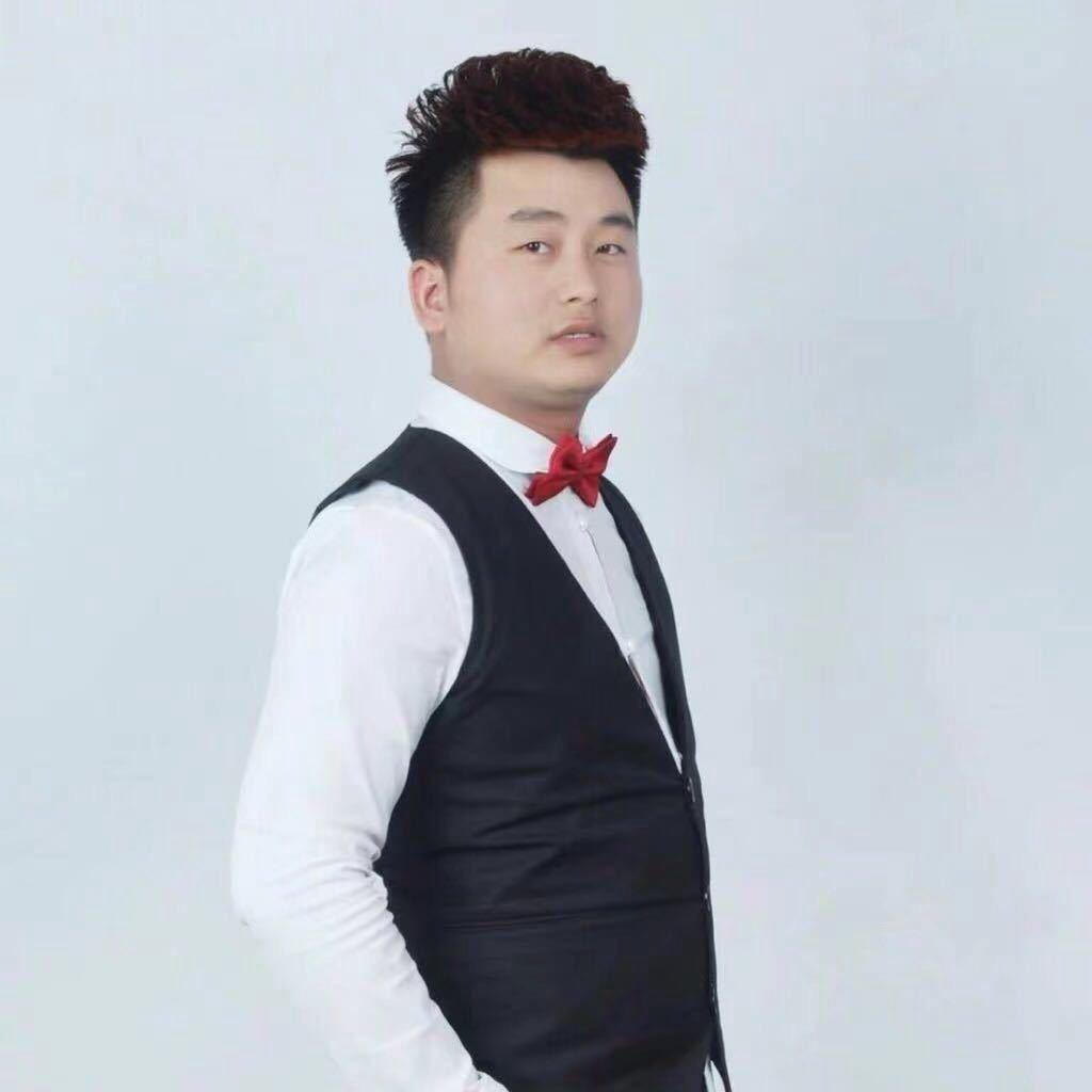 发型师阿卫专注头屑