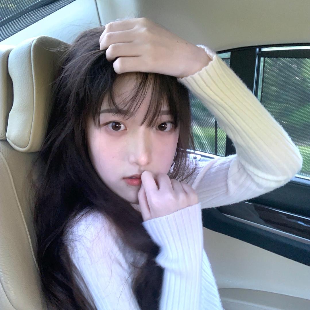 吃榴莲少女