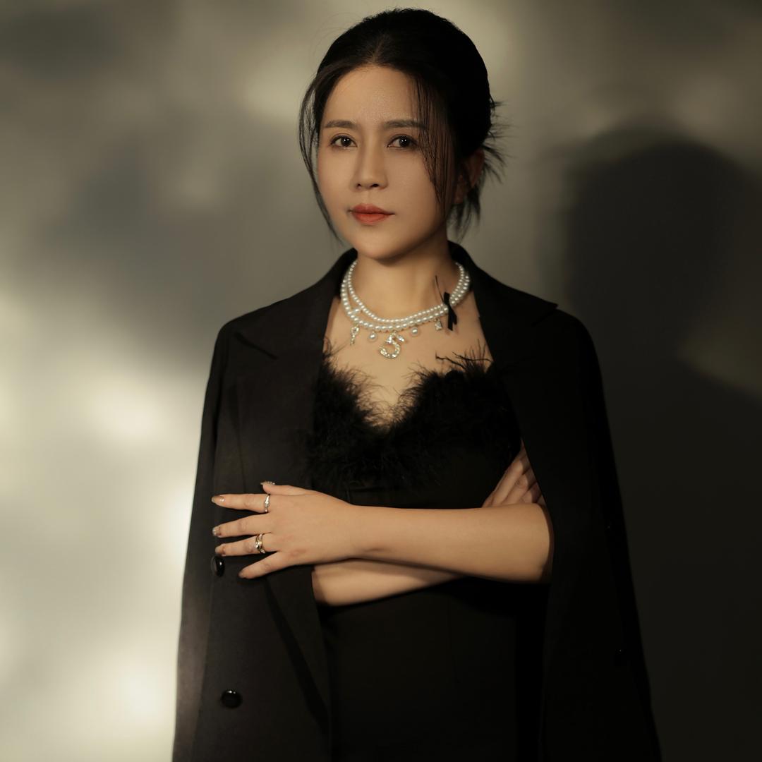 蓝月睦·忆述家庭影像芳姐