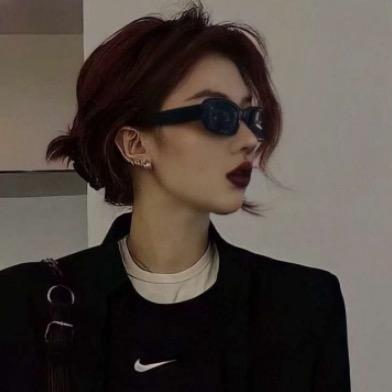 @  。