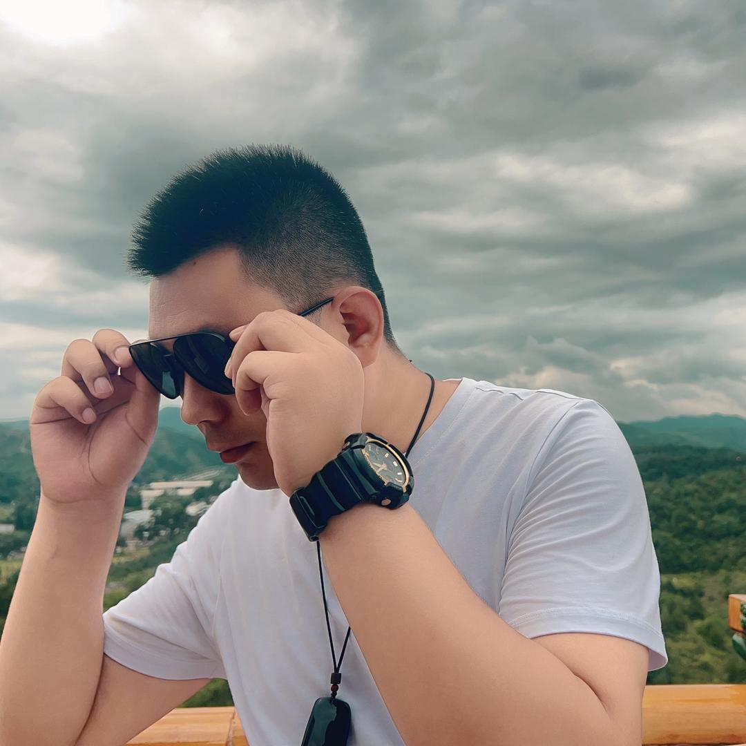 王小国（修图师）