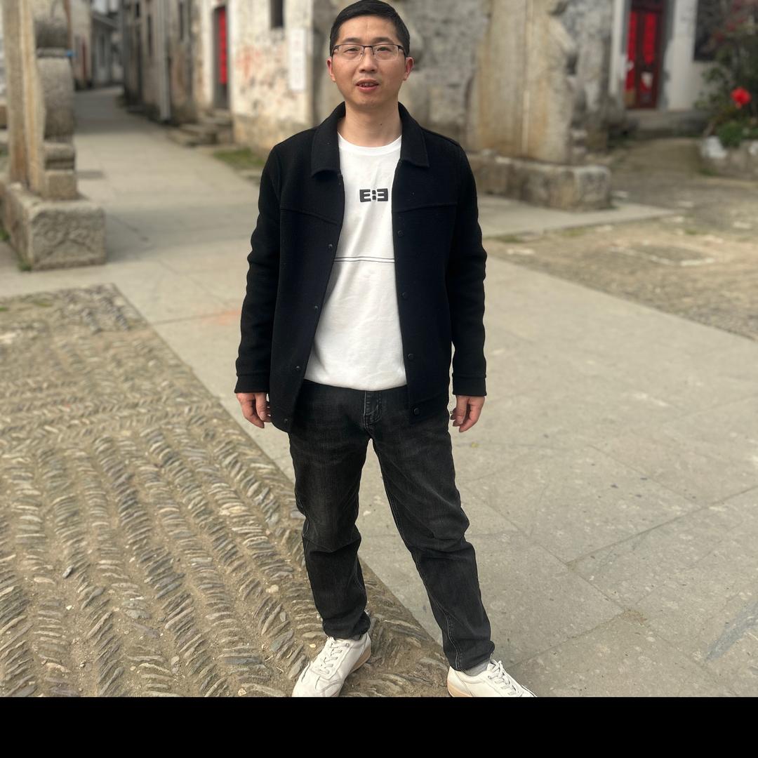 不会缝纫的小张