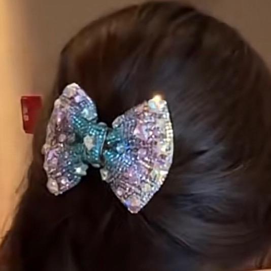 美丽人生发饰的头像