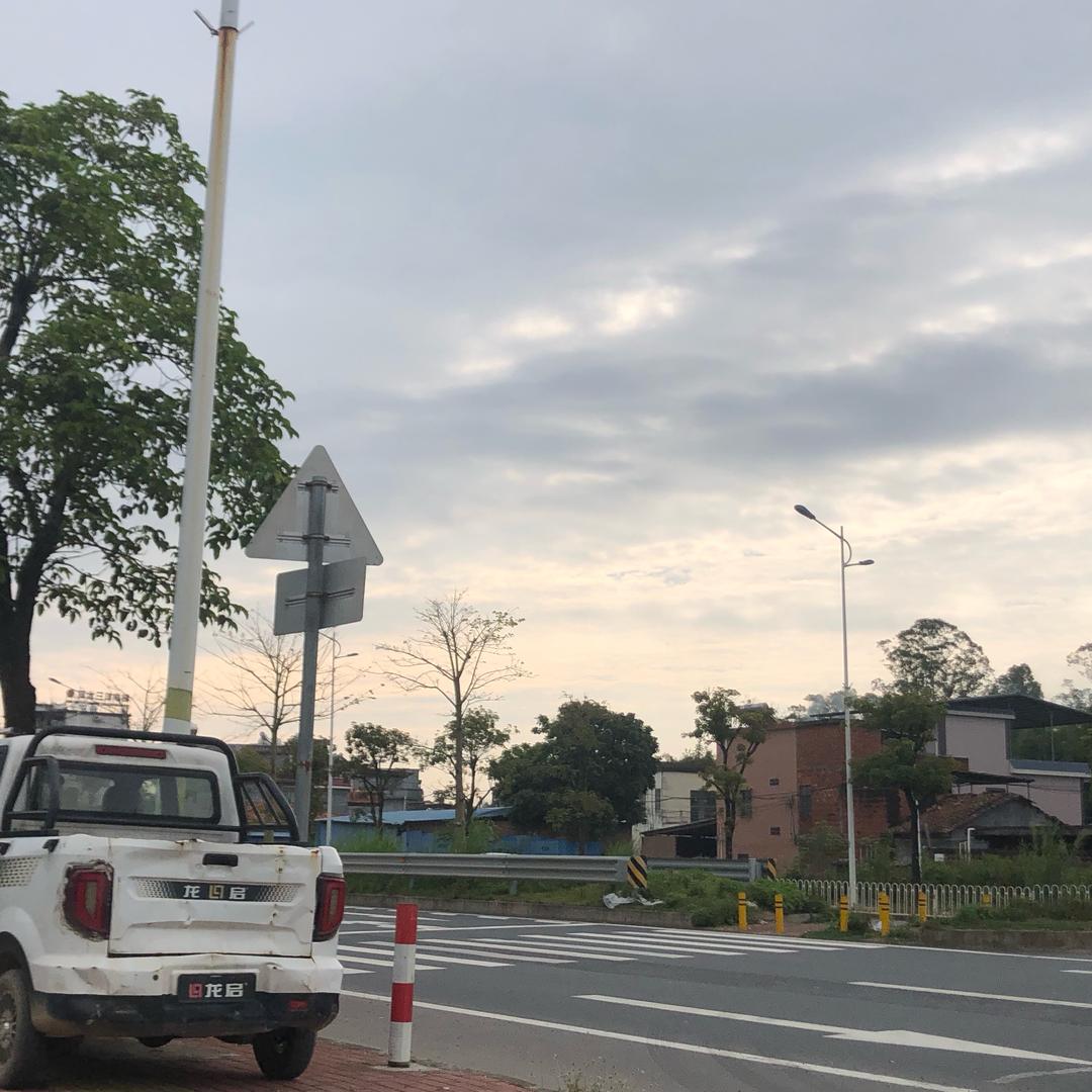 泰锋电器前山店温欲英