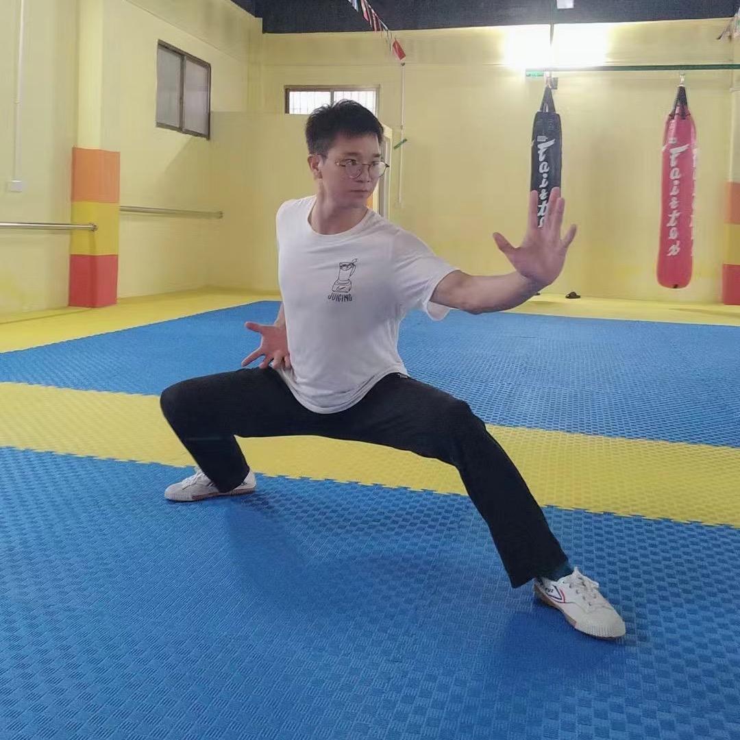 湖东镇恒斌武术教育（郑教练）