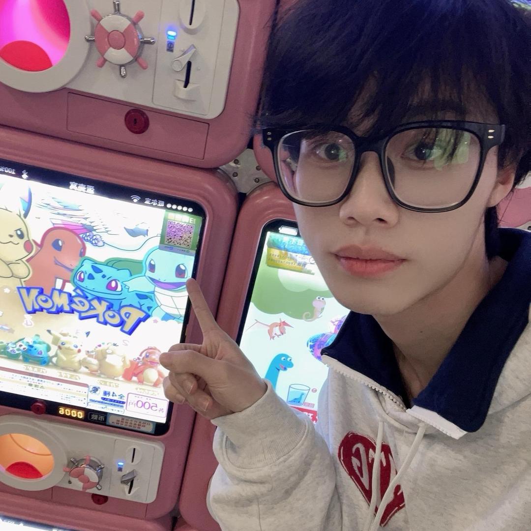 小Dddddd.