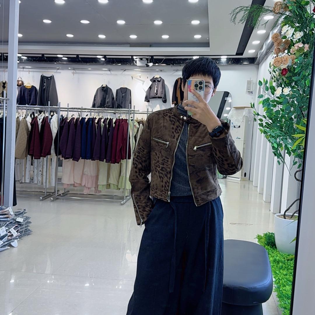 俊华服饰