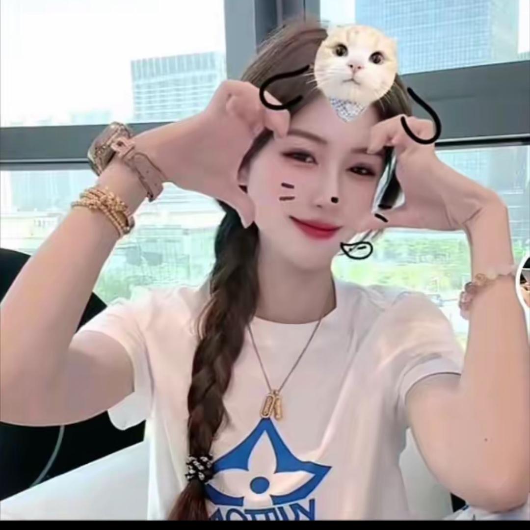 露露lucy(时尚穿搭）