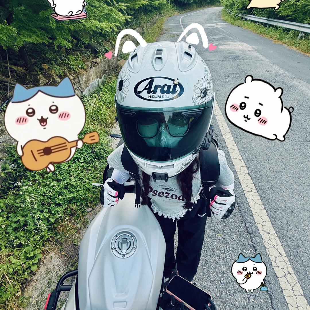 发呆的草莓熊W