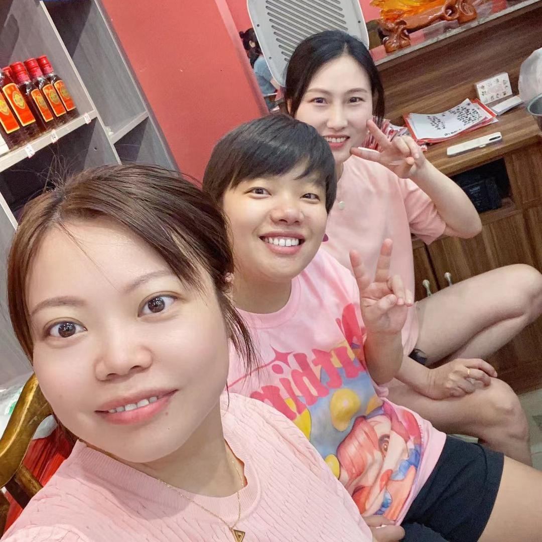 钱火锅的三个宝妈