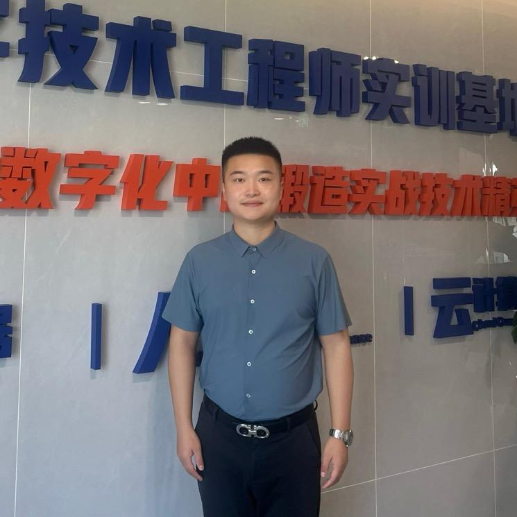 国家数字人才培训基地（李校）