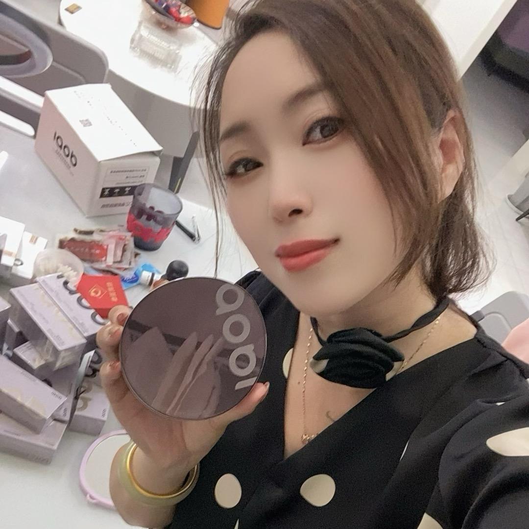 蕾兒（不脱妆粉底液）