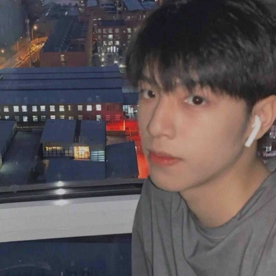 我不是帅哥           .