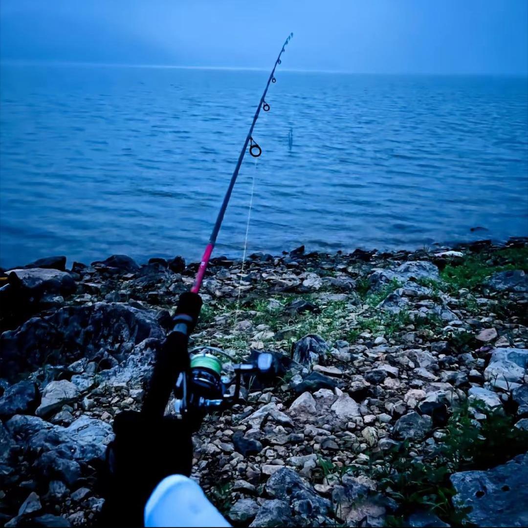 爱钓鱼的小姐姐🎣