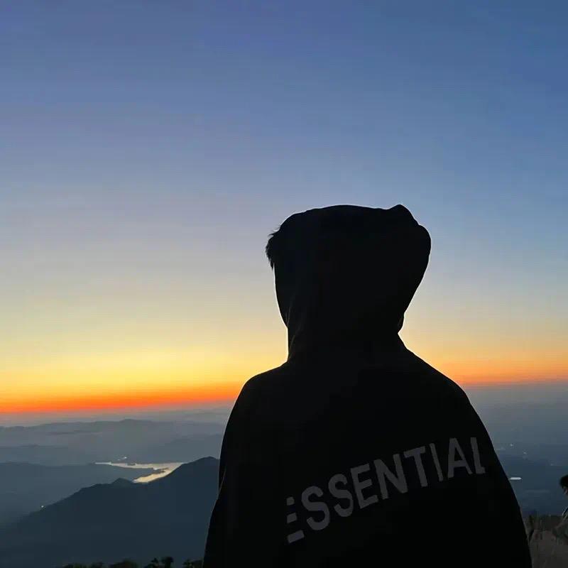 晚风吹散了梦♓️