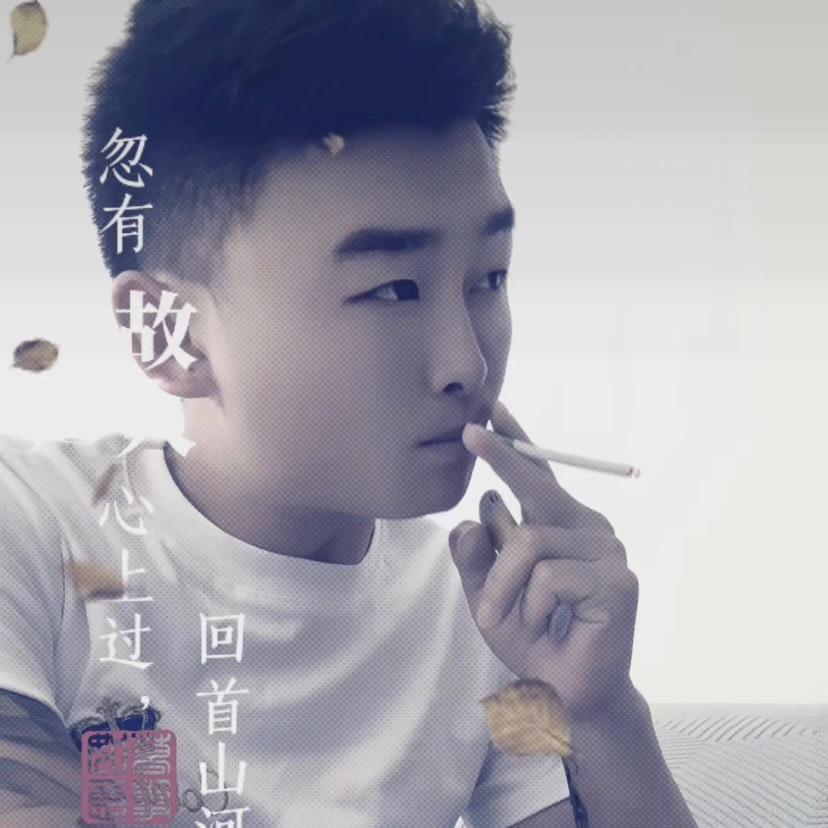 抱着脑袋说胃疼