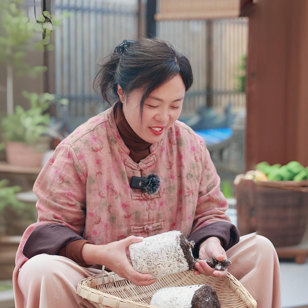 杨丽很忙